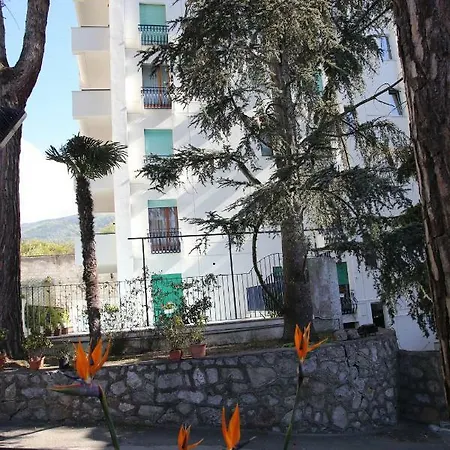 Oda ve Kahvaltı Coast 4*